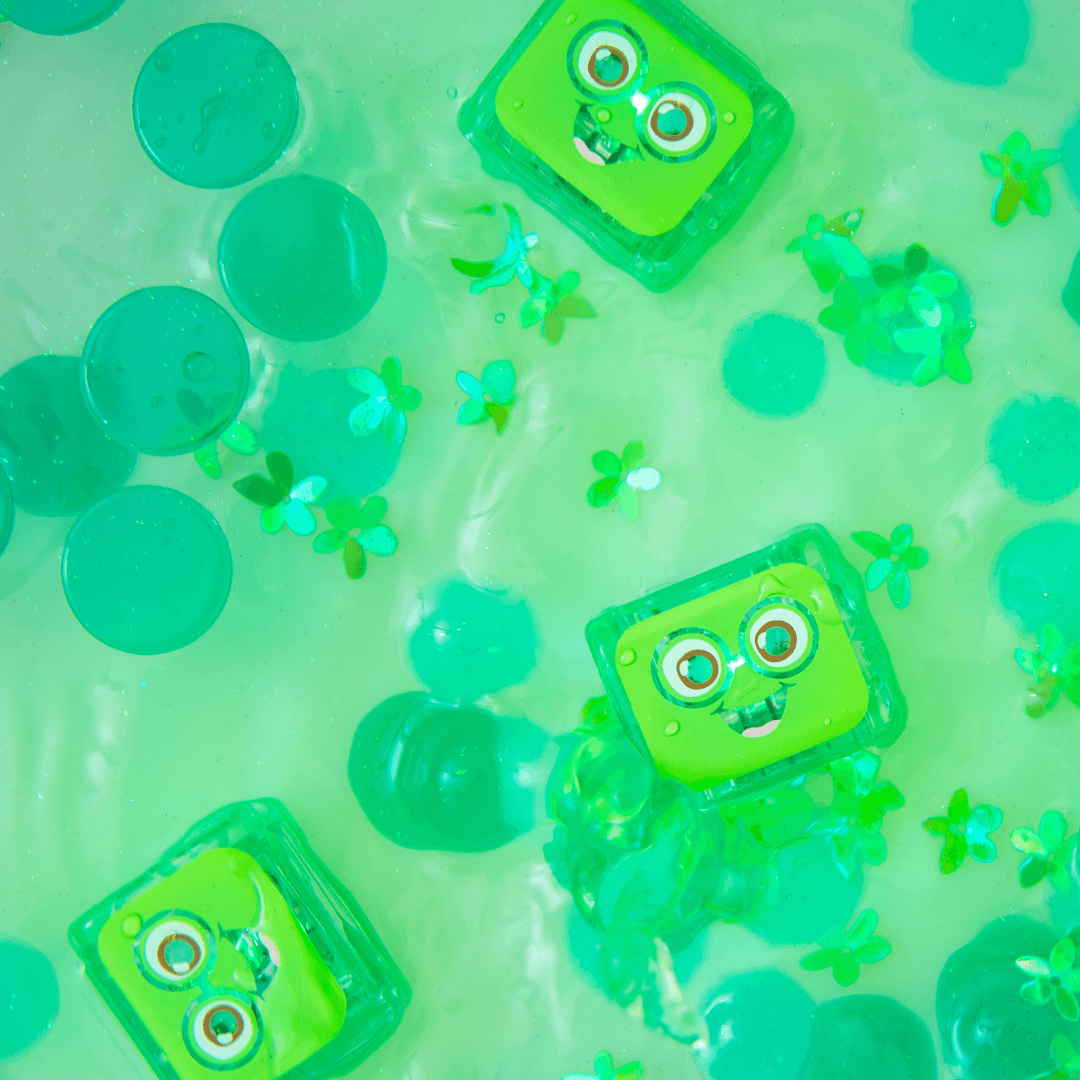 Glo Pal Cube Pippa Green in the Water