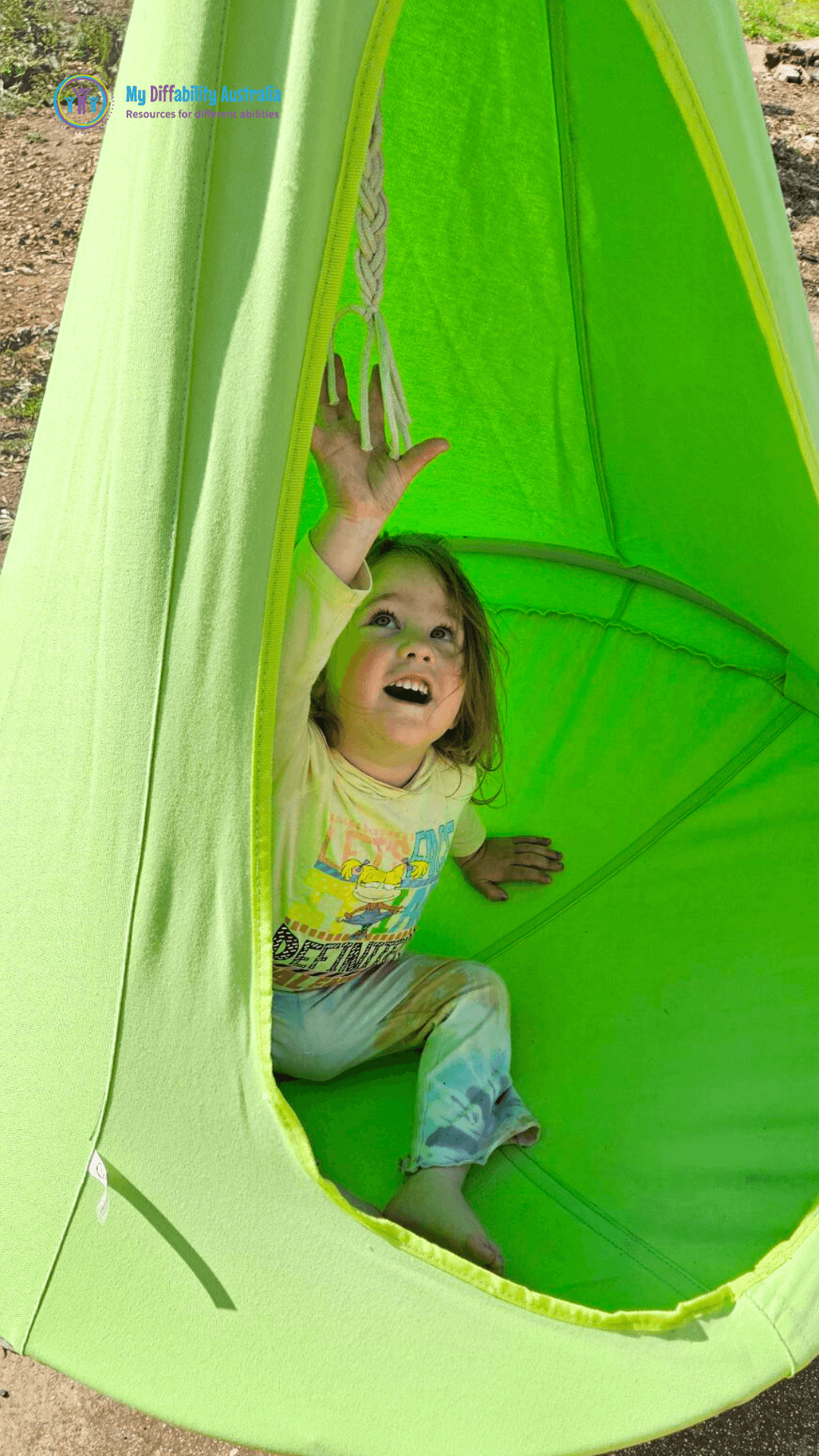 1 kid seating inside the pod swing