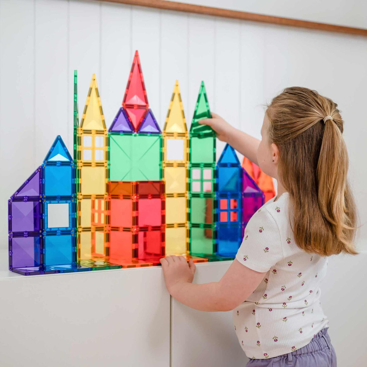 girl playing 102 pc creative pack