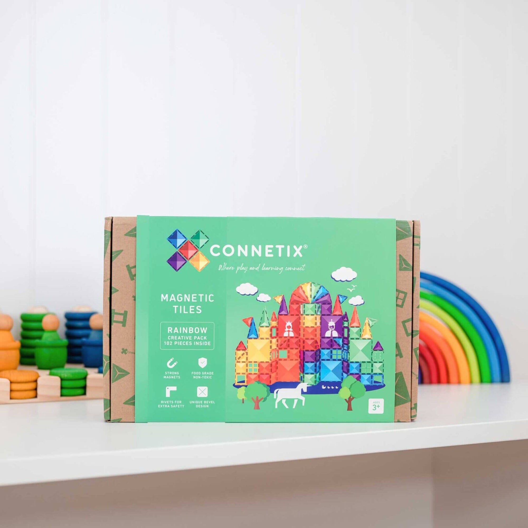 packaging of 102 pc creative pack