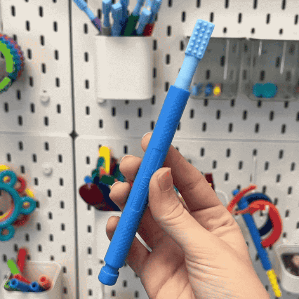 picture showing a hand holding ark z vibe handle